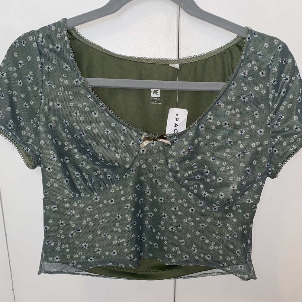 Sage green, corset like, flower top (NWT)